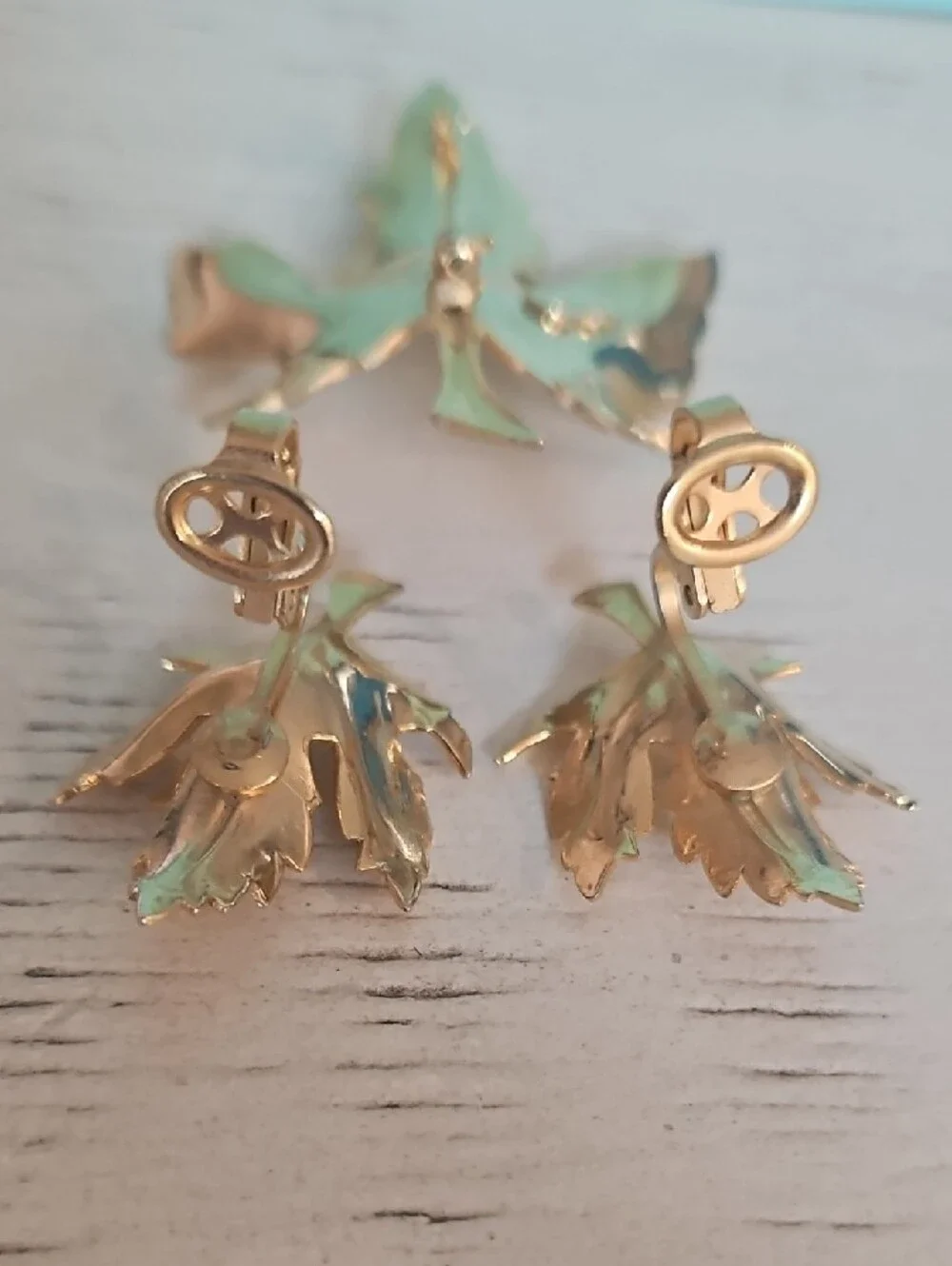 Giovannio Gold Leaf Brooch and Earrings Set